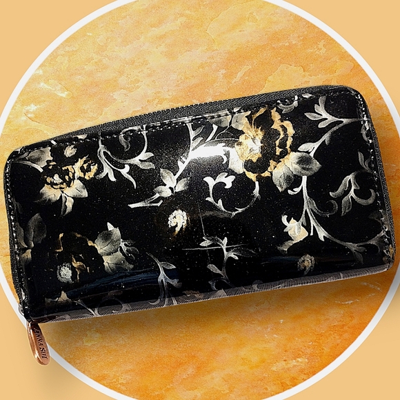 Anna Sui Vintage Black Patent Leather Wallet Many Slots All Around Zipper MINT - Picture 4 of 10